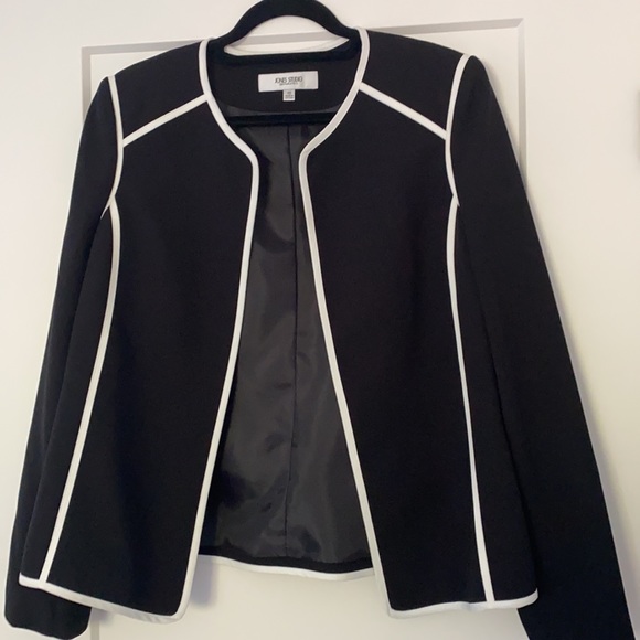 💥Jones studio Black and White blazer💥 - Picture 3 of 3